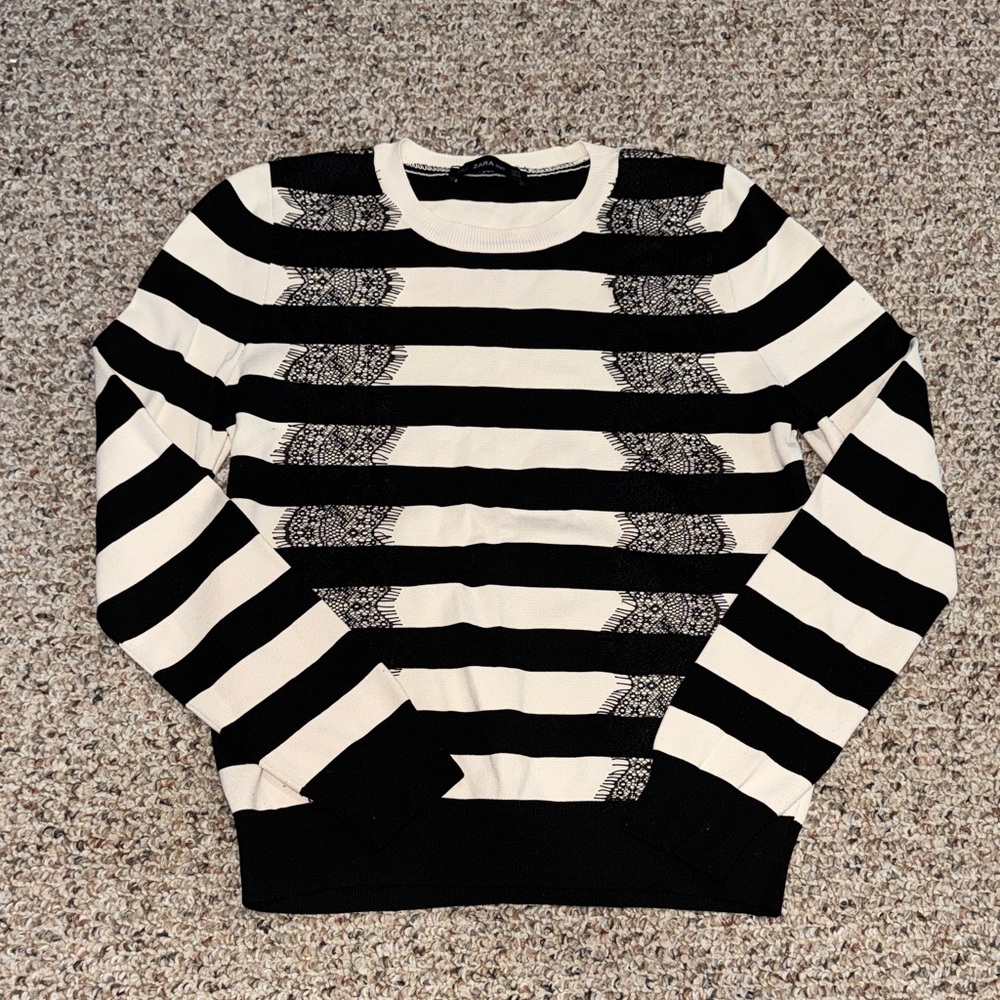 Zara Cream and Black Knit Top